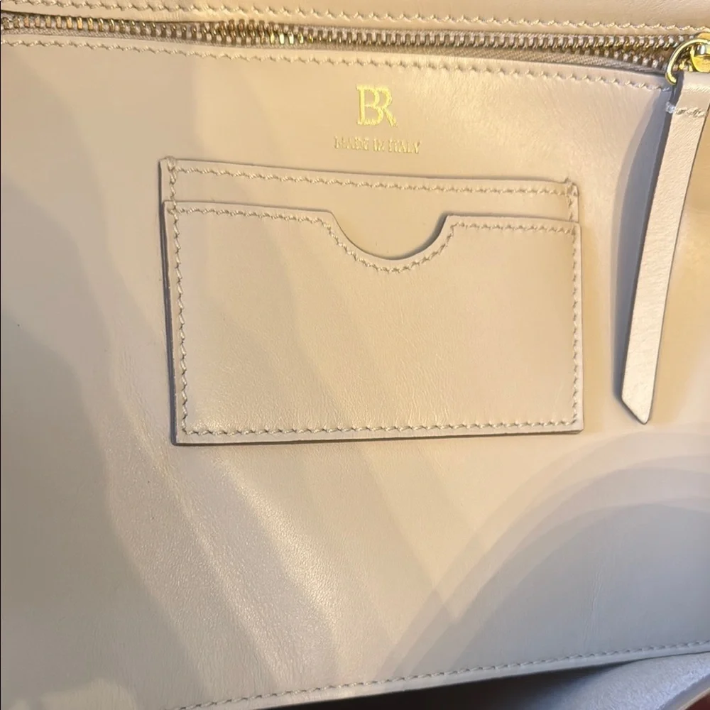 Banana Republic large cream bucket Bag/ tote - Picture 7 of 13